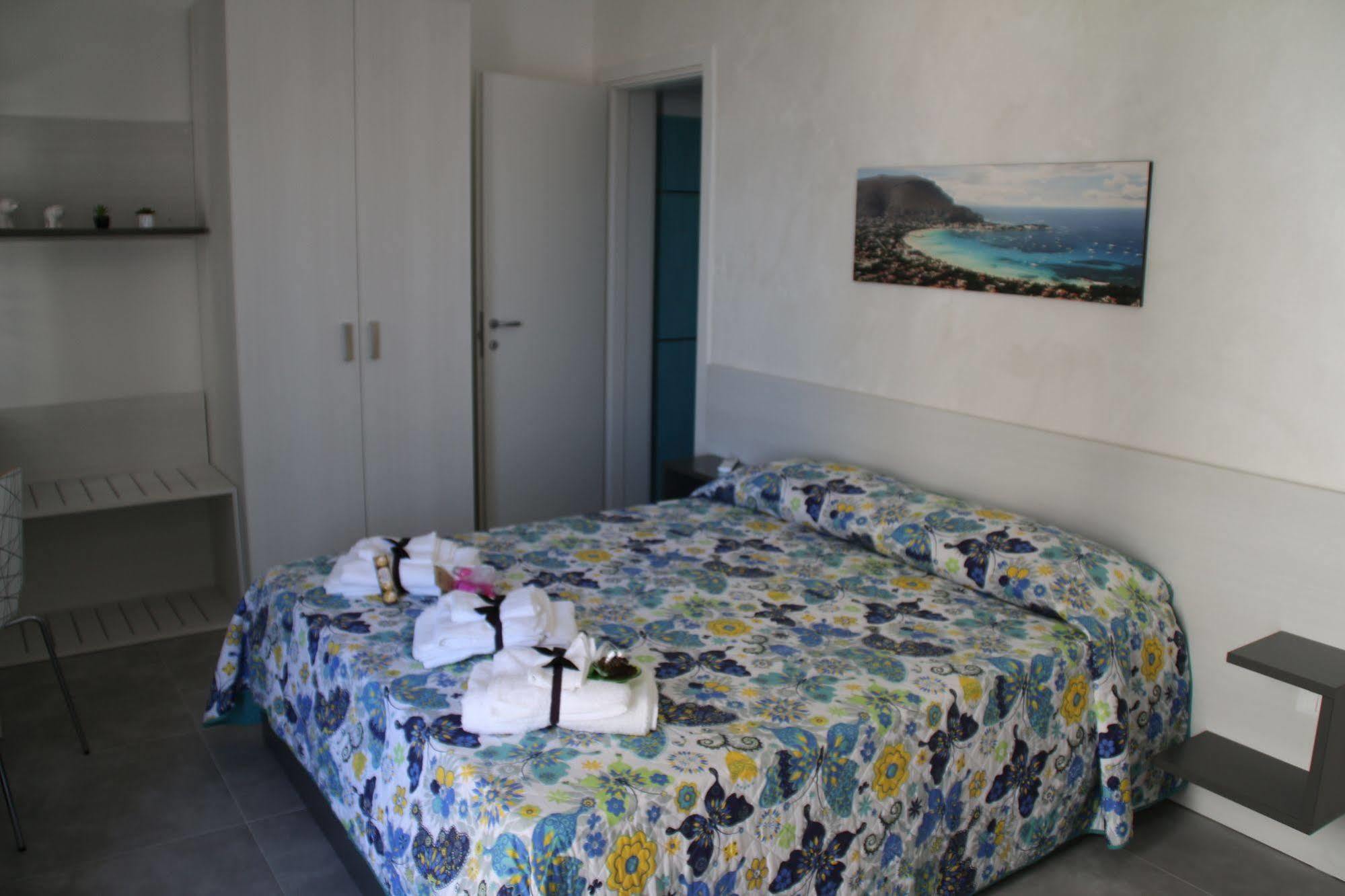 La Terrazza B&B Comiso Eksteriør billede
