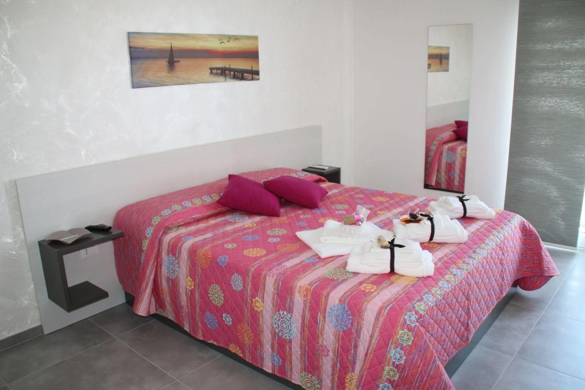 La Terrazza B&B Comiso Eksteriør billede
